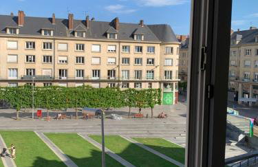 Vue exceptionnelle sur la place Gambetta Plein centre cafés restos idéal séjour pro ou en famille - Foto 36