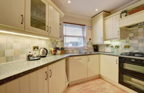 2 Bed in Torquay oc-h25471 - Photo 5