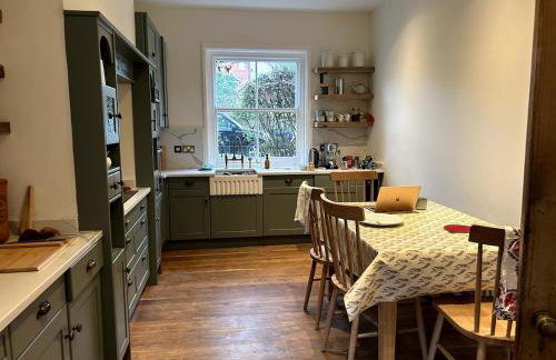 The Shrubbery-Superb Modern home-6 beds-sleeps 11 - Foto 3