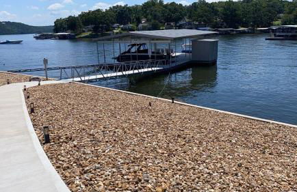 Accessible Lakeside Luxury at the 45mm w/ Private Dock, Sunset Views & More - Foto 56