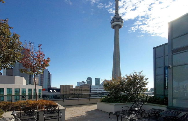 WhiteHall Suites- Yorkville - Photo 39