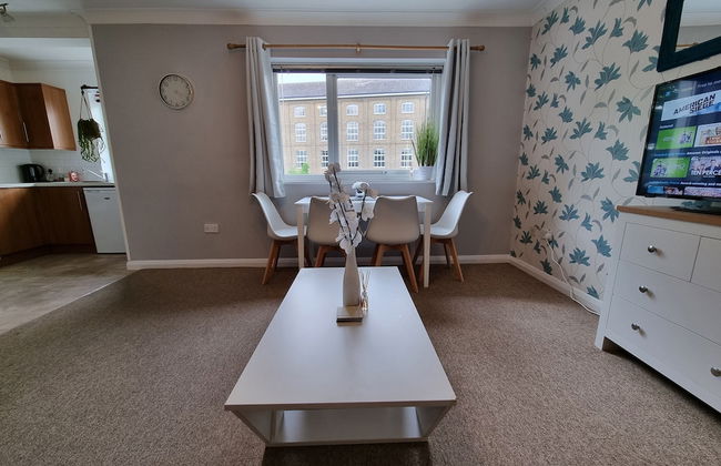 360 Serviced Accommodations - Swan Path Retreat - 2 Bedroom Apartment - Photo 18