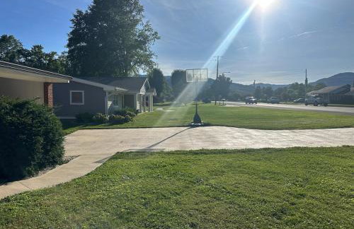 Minutes from LMU, ARH, and Cumberland Gap National Historic Park, Laurel Cove Music Festival, and Pine Mountain State Resort Park - Foto 27