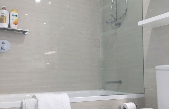 Exclusive apartment with water views - Foto 13