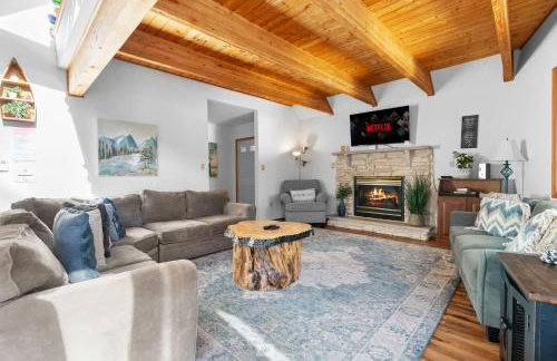 Lakefront with Beach Game Room Fire-pit and More - Foto 57