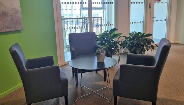 Coin salon dans le hall