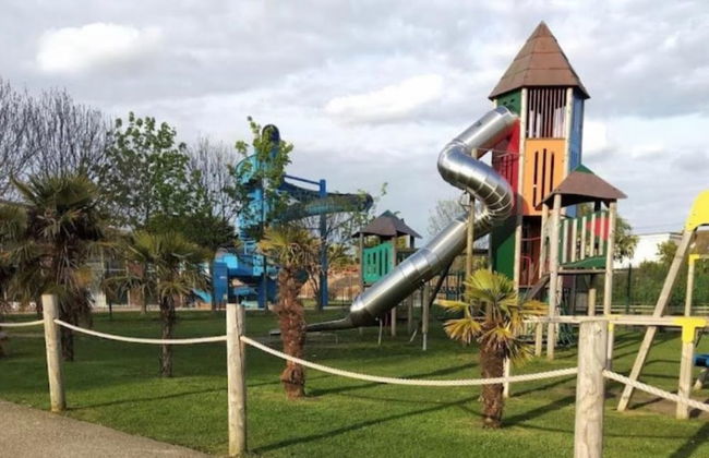 3-bed Homely Modern Caravan in Clacton-on-sea - Foto 9