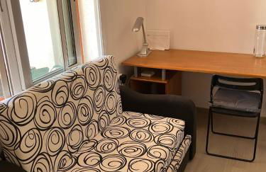 Costa Dorada Beach Villa with Shared Pool and Terrace - Foto 17