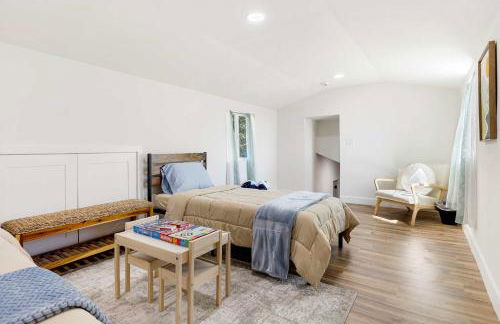 Family Retreat Near Disneyland & Downtown LA 4BR - Foto 20