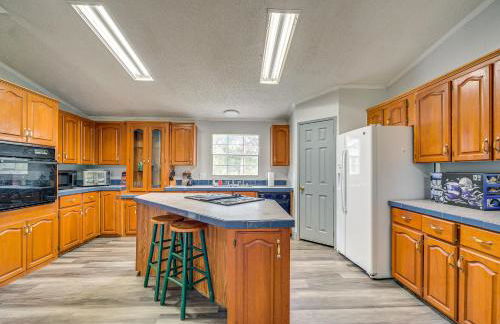 Charming Farmhouse in Morriston with Fenced Yard - Foto 11