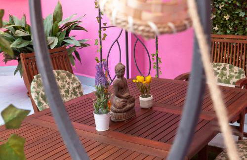 Luxury Artistic Digital Nomad 2 Bedroom w/Terrace - Photo 2