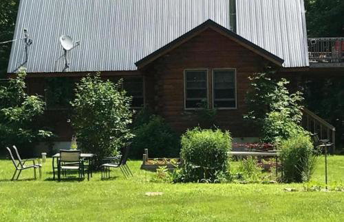 Cozy Cabin near Lake Ontario Ideal for a Family Retreat - Photo 28