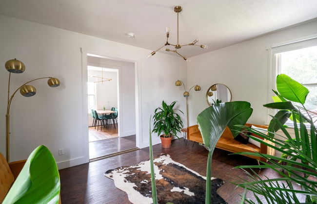 NEW Luxe Pet Friendly Free Parking Downtown - Foto 39