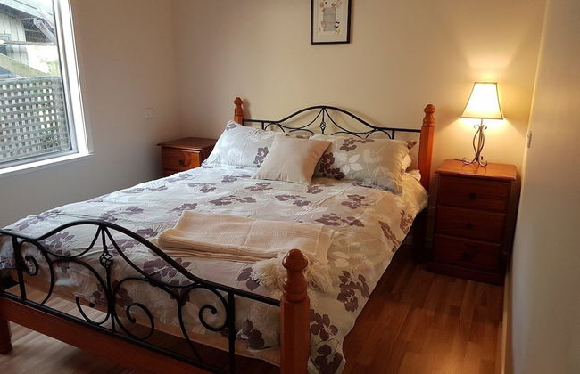 53 Honeysuckle in Silverleaves - Foto 2