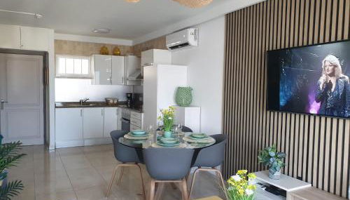 Sunny Corner, delux apartment vista mar and pool - Photo 4