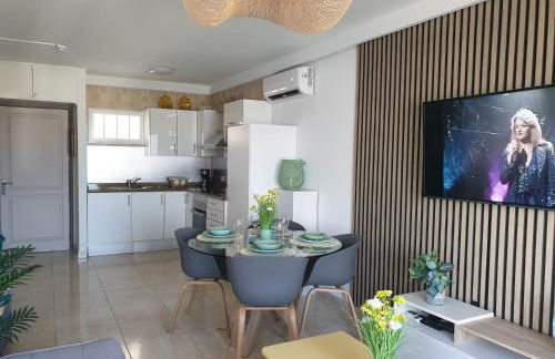 Sunny Corner, delux apartment vista mar and pool - Photo 4