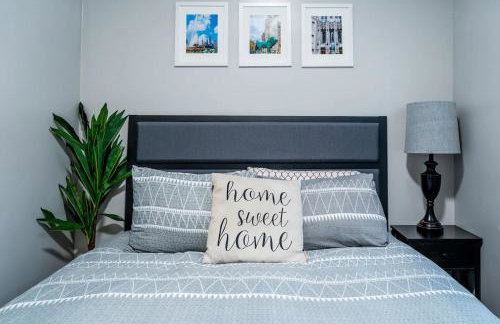 Stylish & Bright Gem Overlooks Lovely Park with Great Amenities - Foto 16