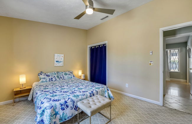 Emerald Sunset by Book That Condo - Photo 4