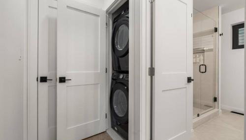 Modern Coastal City Stay Waterfront and Airport - Foto 3