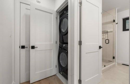 Modern Coastal City Stay Waterfront and Airport - Foto 3