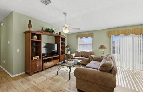 Lovely 2BR Near Lake Sumter and Brownwood With Golfcart - Foto 1