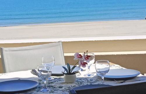 Superbe T2 parking wifi climatisé face Mer et Piscine - 4 Etoiles - Foto 3