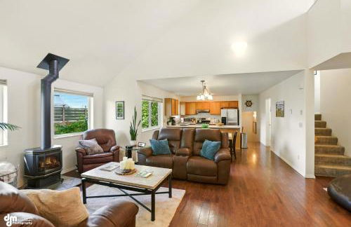 Coastal Place - BEST location in Downtown! - Photo 3