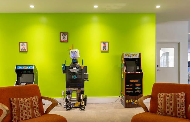 Entire Studio With Free Shuttle to Disney - Foto 18