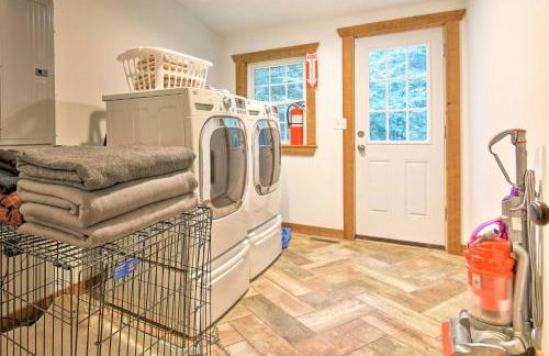 Spacious Kunkletown Home with Full Game Room and Deck! - Foto 9