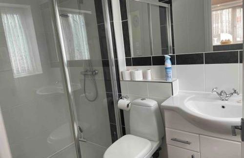 3 Bedroom Lovely Calm Independent Home - Foto 23