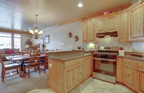 High-End Huntsville Condo with Private Hot Tub! - Foto 8