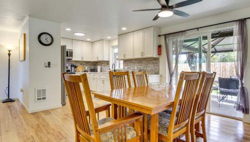 Water Views and Hot Tub Kims Kastle in Stanwood! - Foto 3