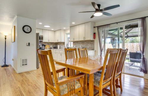 Water Views and Hot Tub Kims Kastle in Stanwood! - Foto 3