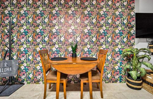 Retro Studio! Pool, Hot Tub, Free Parking & WiFi - Foto 4