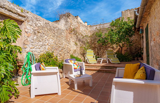 3 bedroom House in Petra with garden - Photo 20