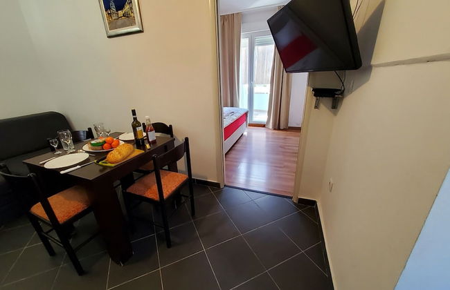 Charming Apartment 3 Sleeps 4 Guests - Photo 28