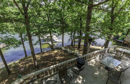 6bedrooms, ramp boat dock slips water toys, nice cove area - Foto 35