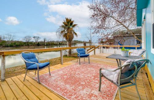 Lake Conroe Bliss Waterfront Home with Boat Ramp - Foto 1