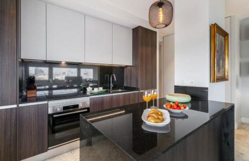 Modern Apartment with Stunning Views of Plaza Colón - Photo 5