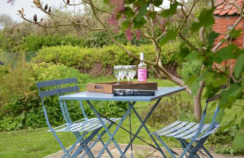 1 Tunns Cottages, Rushmere, nr Beccles - Foto 9