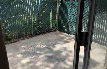 First floor 1-bedroom Apt with off-street parking - Foto 17