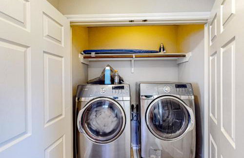 3 Mi to Downtown Conroe Updated Townhome with Yard - Foto 21