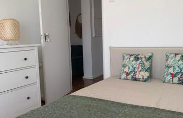 Apt 20 min from downtown train - Photo 3