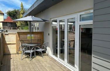 Modern apartment near the beach free parking - Photo 5