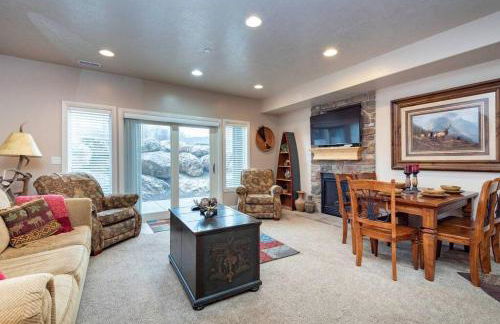 Lakeside Escape with Hot Tub - Foto 1