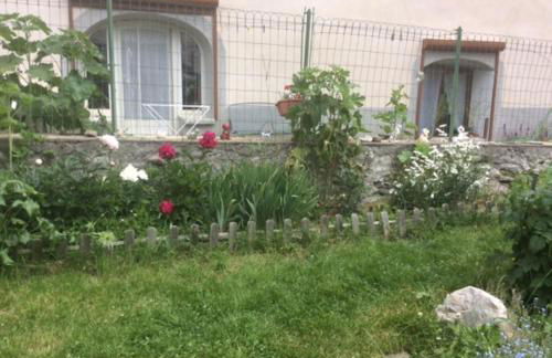studio ensoleillé avec jardin pour 2 à Monêtier - Photo 10