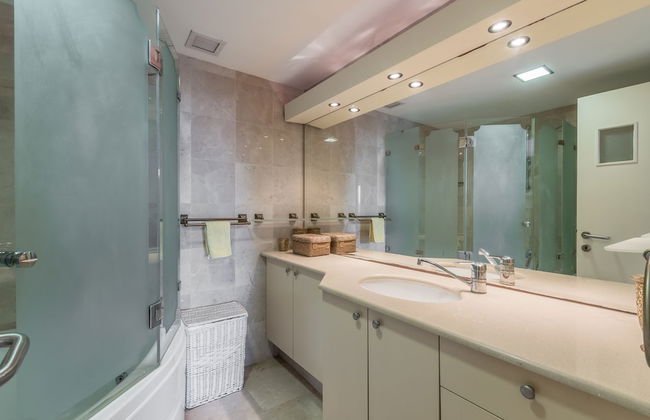 Beach Front By Ritz Hotel Pool Parking - Photo 27