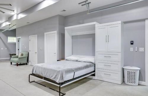 Pet Friendly Higgins Lake Home Firepit and Yard - Foto 21