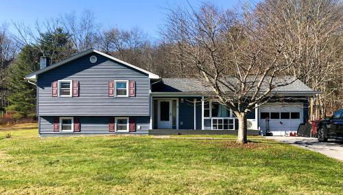 Family River Valley Retreat with Fireplace - Foto 3