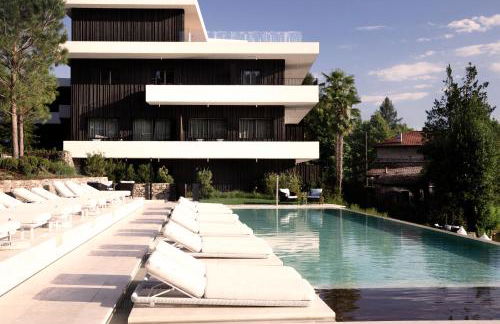 Laqua by the lake - Photo 2